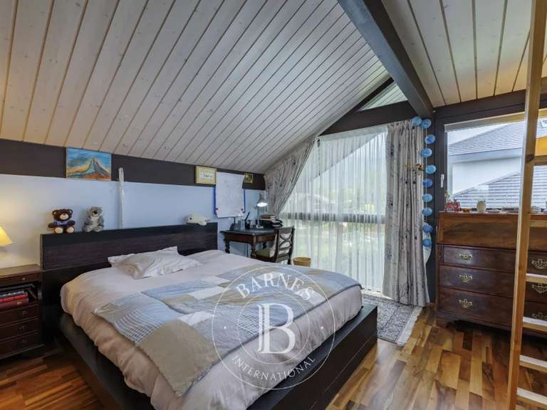 Villa Divonne-les-Bains - 4 bedrooms - 316m²