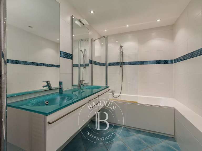 Villa Divonne-les-Bains - 7 chambres - 321m²