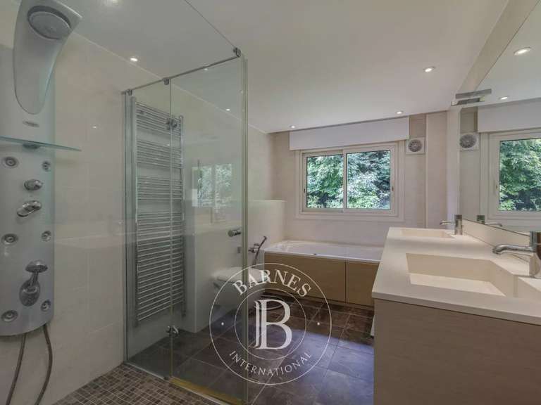 Villa Divonne-les-Bains - 7 chambres - 321m²