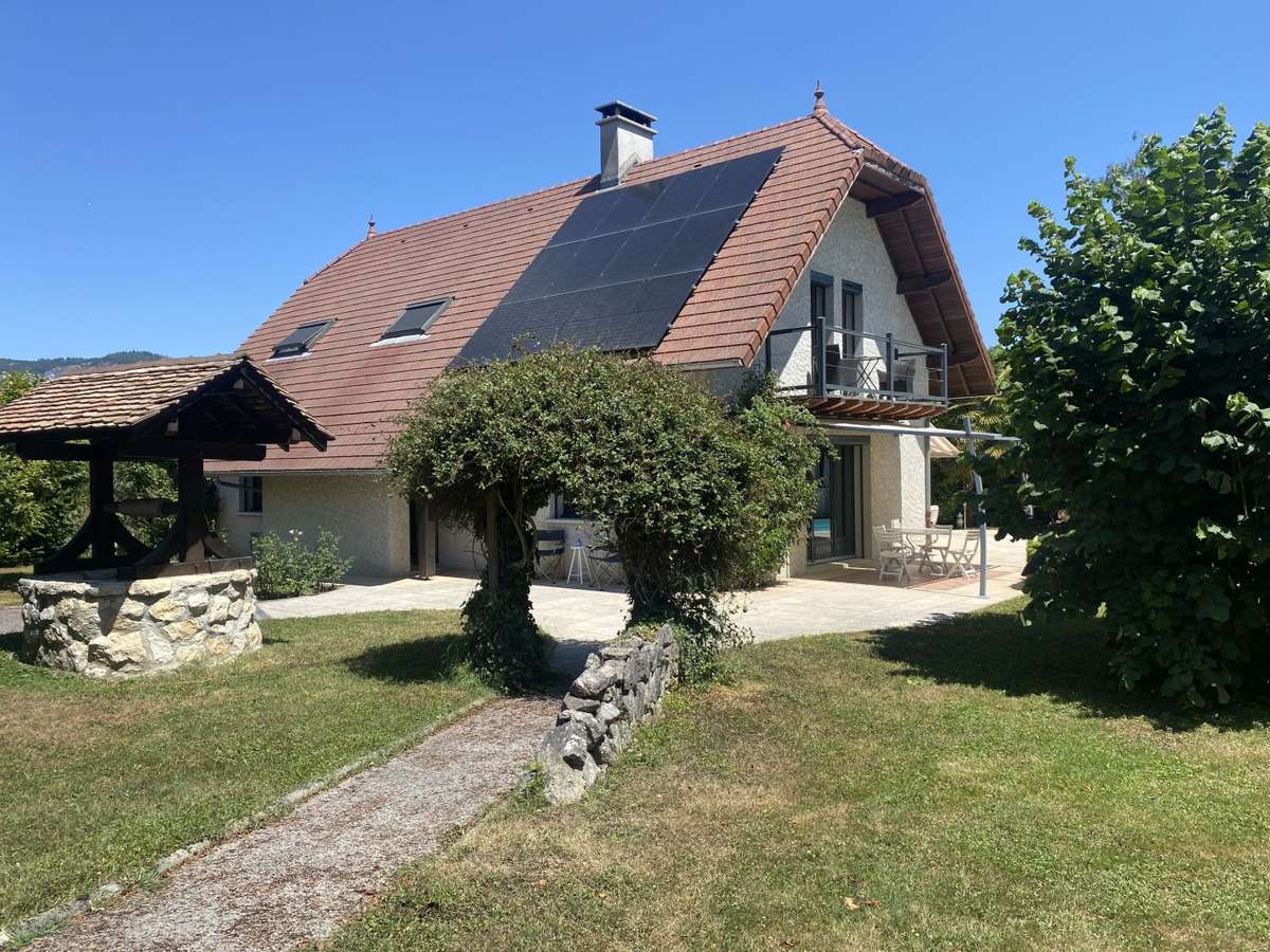 House Domessin