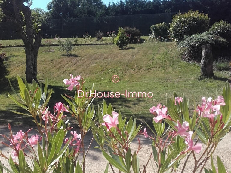 Villa Domfront-en-Champagne - 7 bedrooms - 350m²