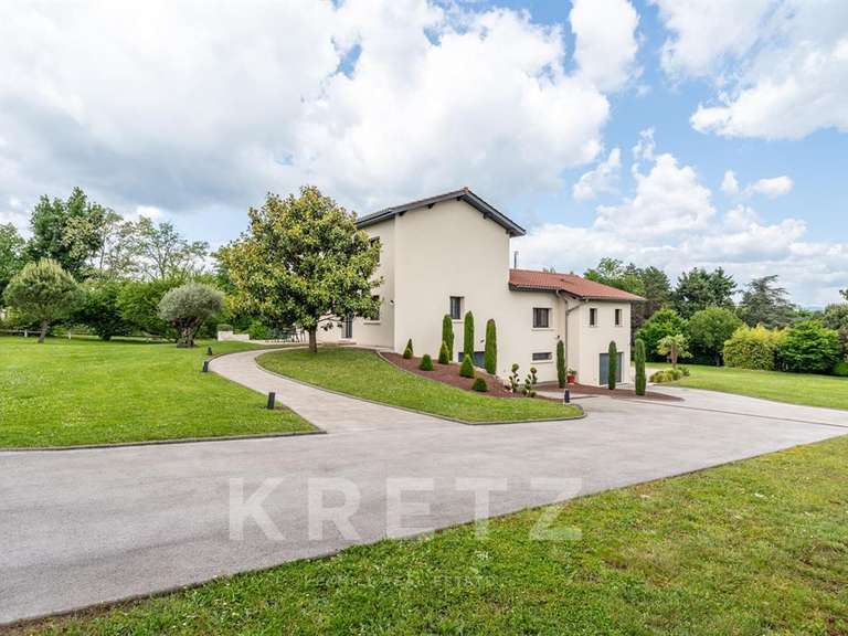 House Dommartin - 6 bedrooms - 200m²