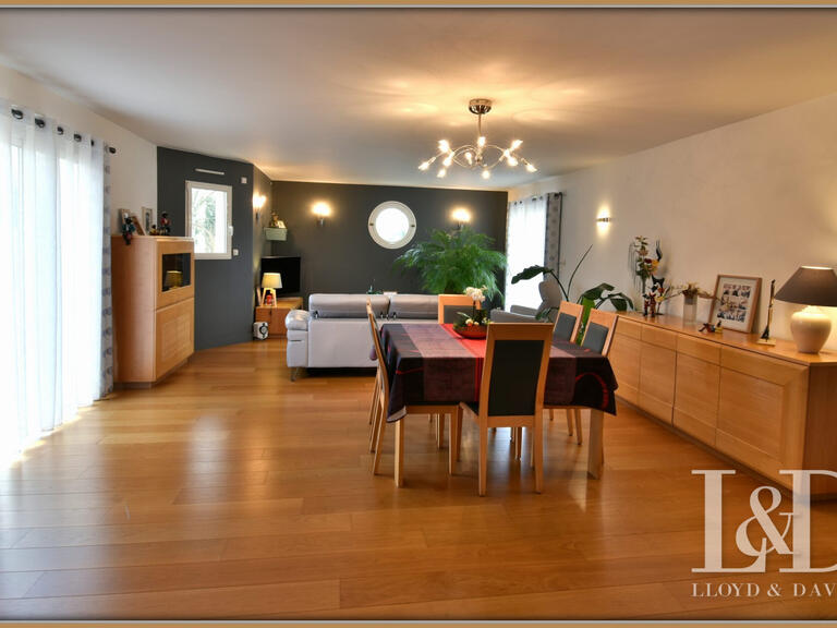 House Dompierre-sur-Mer - 4 bedrooms - 154m²