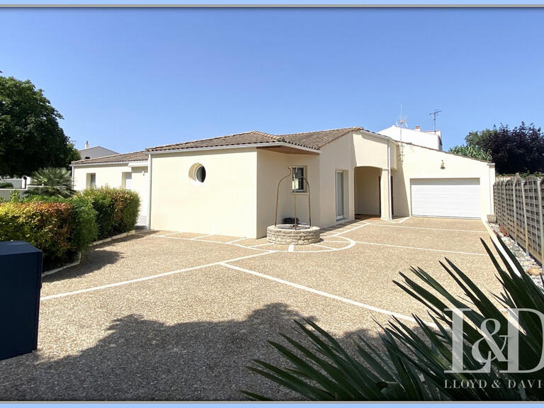 House Dompierre-sur-Mer - 4 bedrooms - 154m²