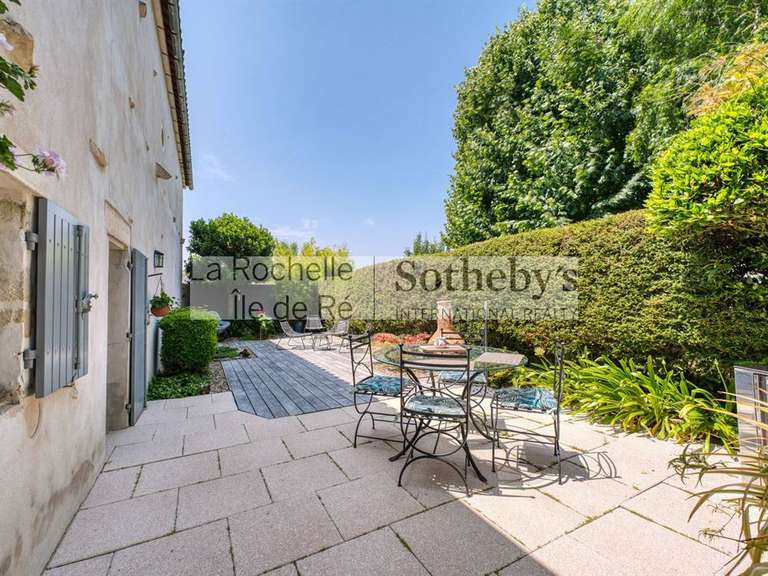 Maison Dompierre-sur-Mer - 5 chambres - 283m²