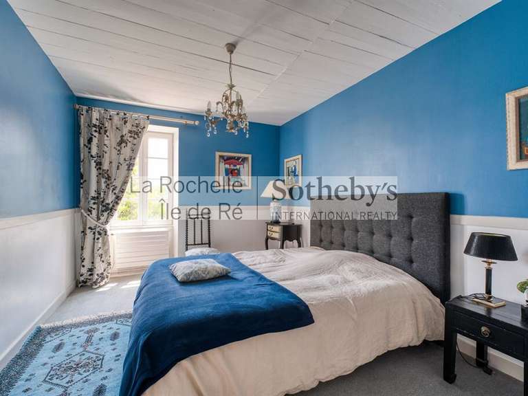 House Dompierre-sur-Mer - 5 bedrooms - 283m²