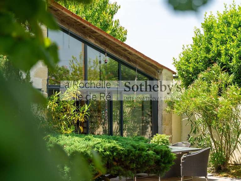 House Dompierre-sur-Mer - 5 bedrooms - 283m²