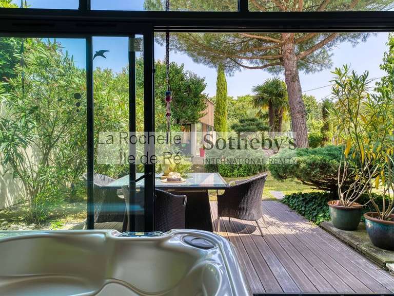 Maison Dompierre-sur-Mer - 5 chambres - 283m²