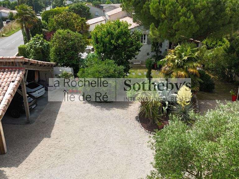 House Dompierre-sur-Mer - 5 bedrooms - 283m²