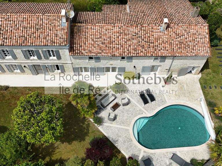 Maison Dompierre-sur-Mer - 5 chambres - 283m²