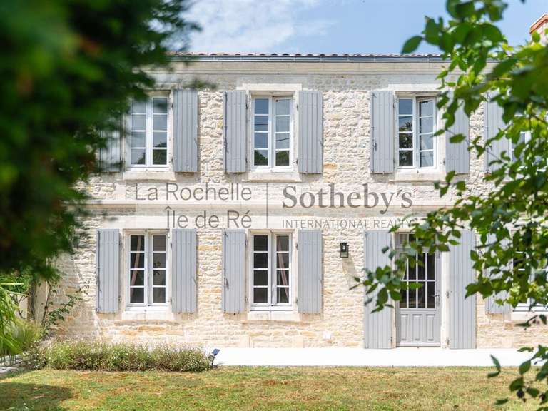 House Dompierre-sur-Mer - 5 bedrooms - 283m²