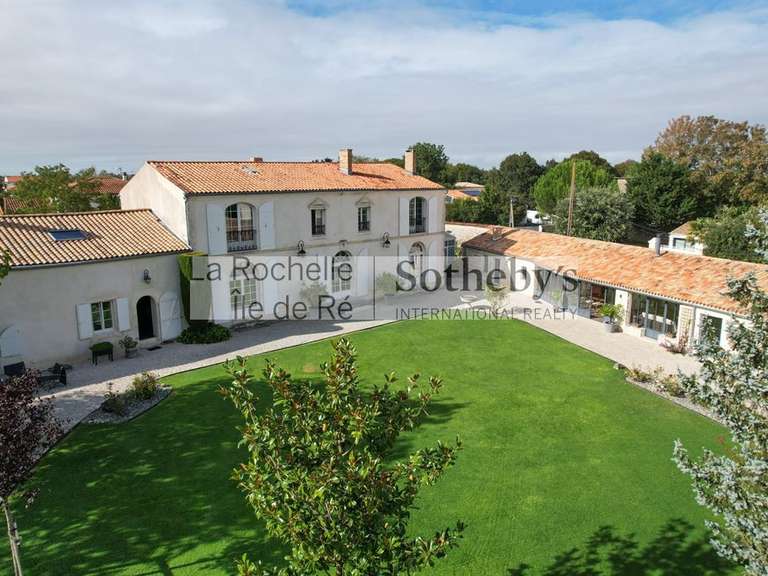 Maison Dompierre-sur-Mer - 5 chambres - 417m²
