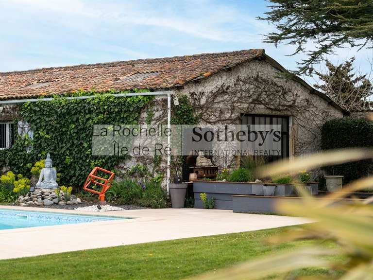 Maison Dompierre-sur-Mer - 5 chambres - 310m²