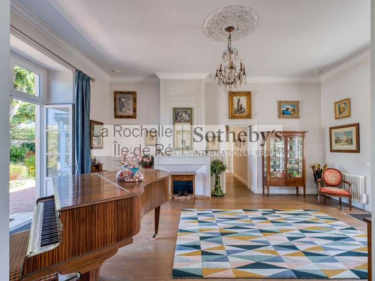 Maison Dompierre-sur-Mer - 5 chambres - 310m²
