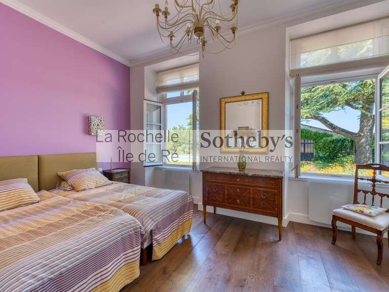 Maison Dompierre-sur-Mer - 5 chambres - 310m²