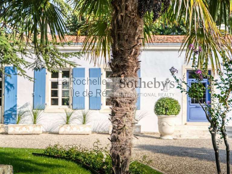 Maison Dompierre-sur-Mer - 5 chambres - 310m²