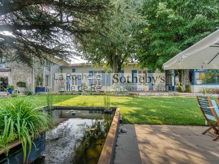 Maison Dompierre-sur-Mer - 5 chambres - 310m²