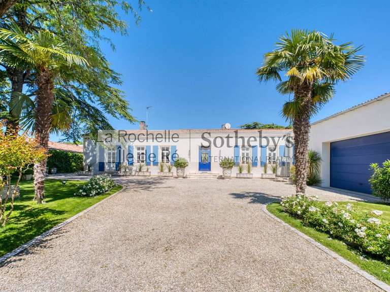 Maison Dompierre-sur-Mer - 5 chambres - 310m²