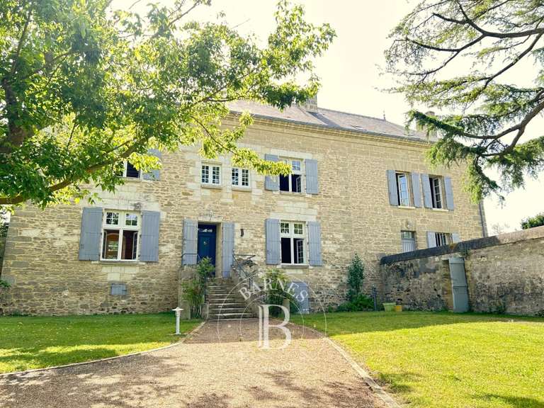 Propriété Doué-en-Anjou - 6 chambres - 960m²