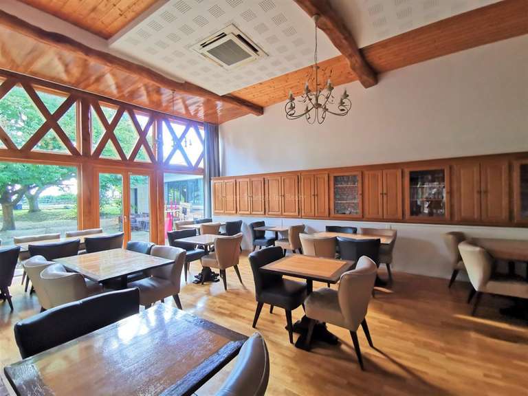 Maison Doué-la-Fontaine - 11 chambres - 680m²