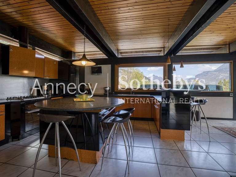 House Doussard - 4 bedrooms - 235m²