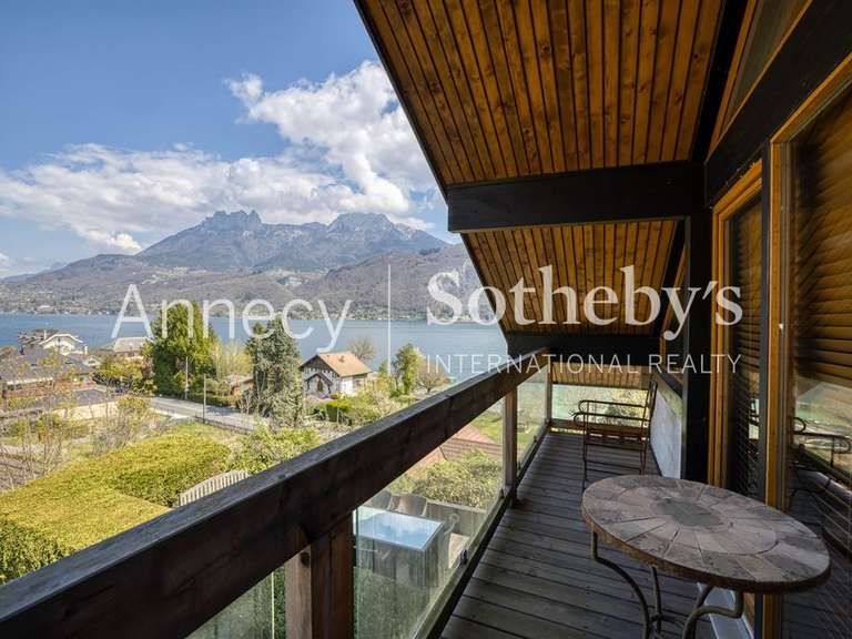House Doussard - 4 bedrooms - 235m²