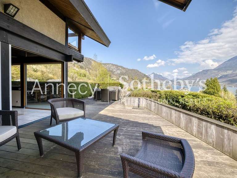 House Doussard - 4 bedrooms - 235m²
