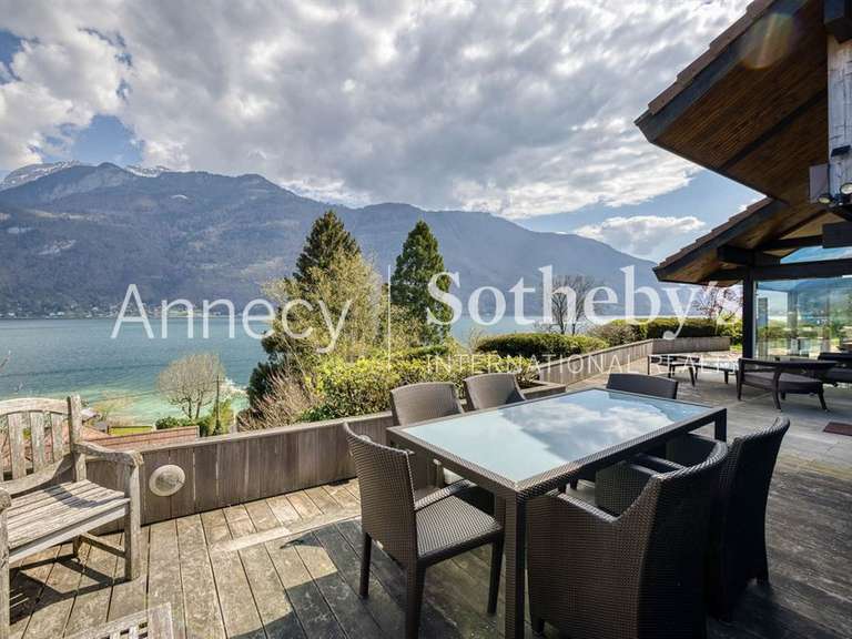 Maison Doussard - 4 chambres - 235m²