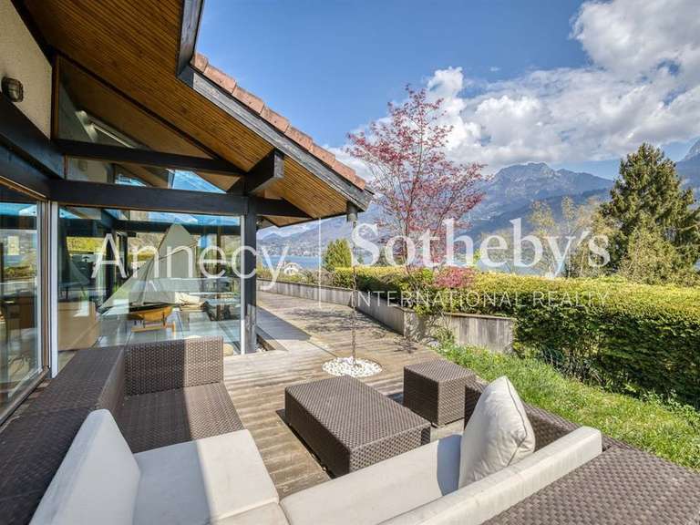 House Doussard - 4 bedrooms - 235m²
