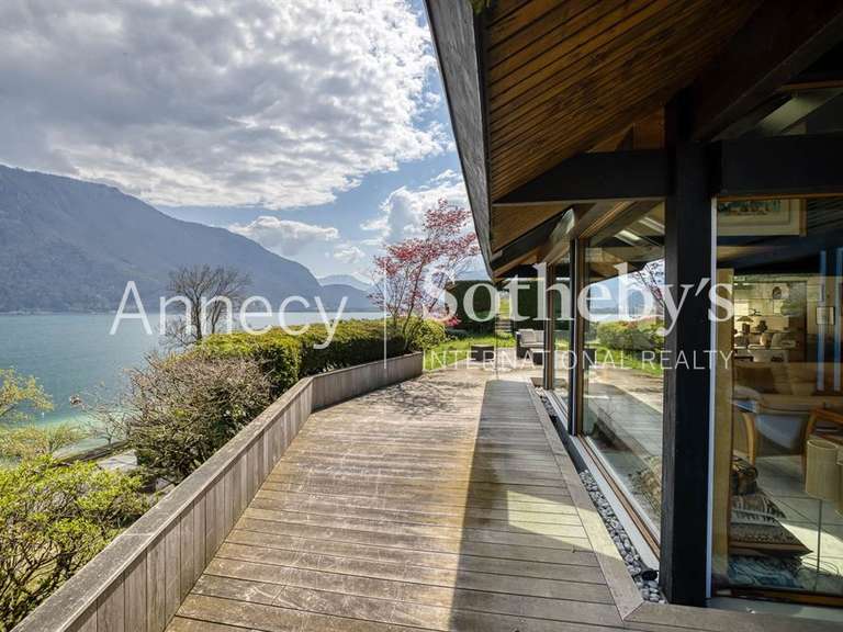 House Doussard - 4 bedrooms - 235m²
