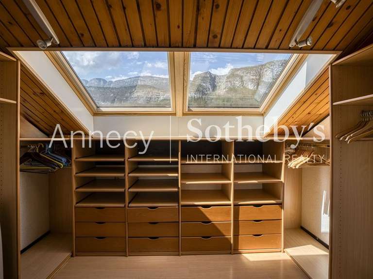 House Doussard - 4 bedrooms - 235m²
