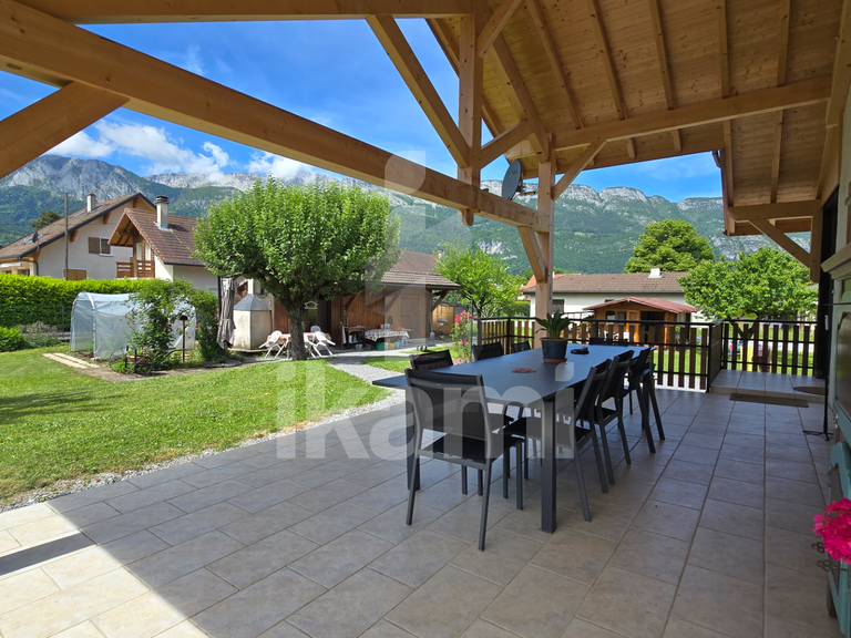 Maison Doussard - 5 chambres - 306m²
