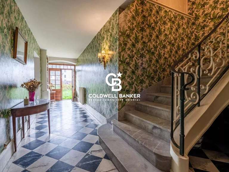 Maison Douvaine - 1121m²