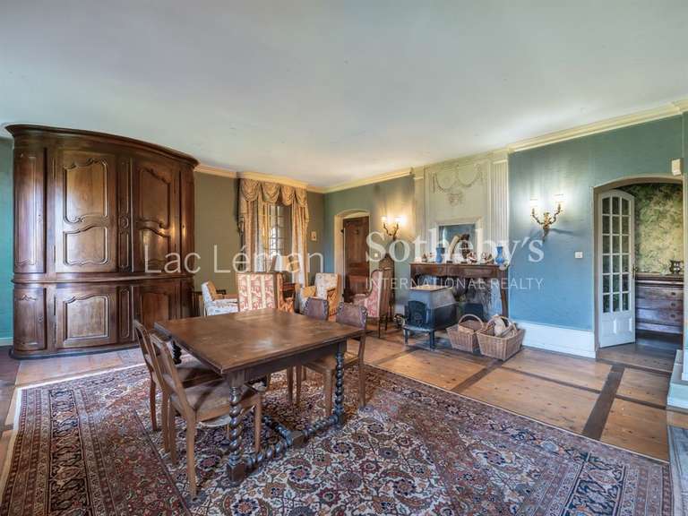 Maison Douvaine - 1131m²