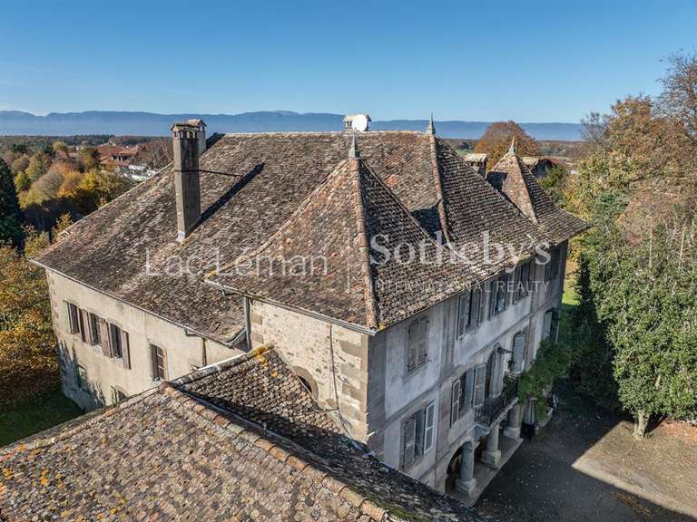 Maison Douvaine - 1131m²