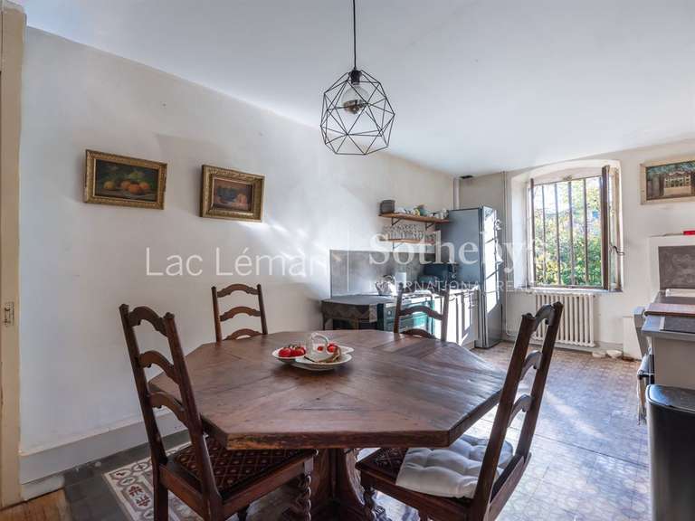 Maison Douvaine - 1131m²