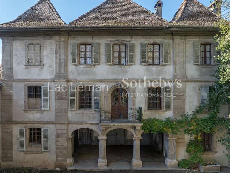 Maison Douvaine - 1131m²