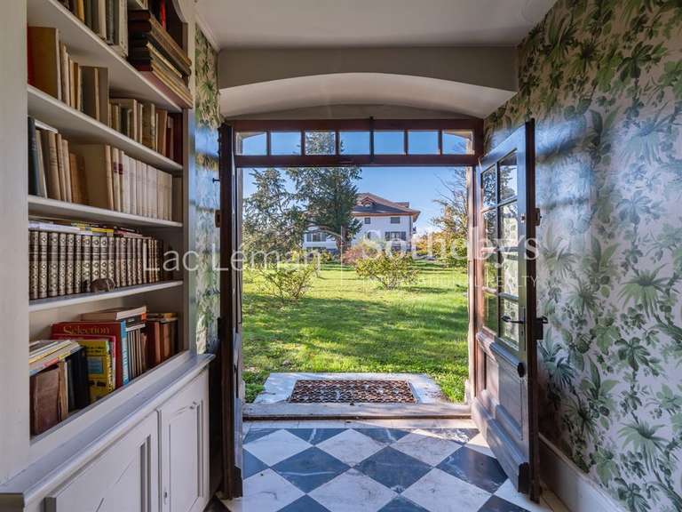 Maison Douvaine - 1131m²