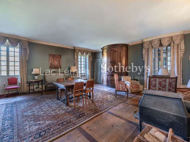 Maison Douvaine - 1131m²