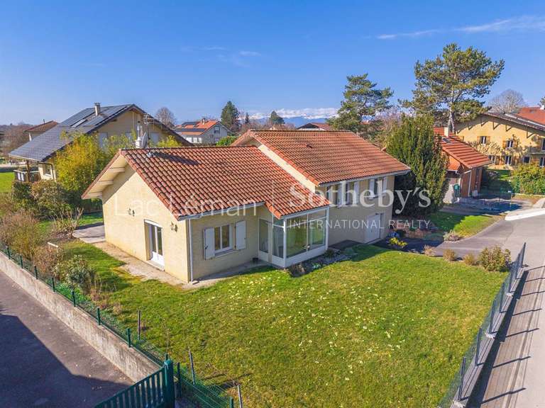 Maison Douvaine - 3 chambres - 145m²