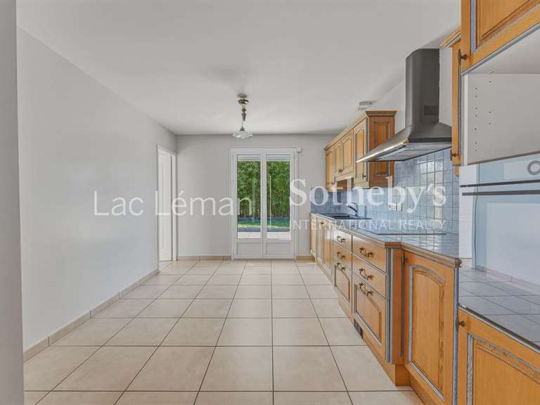 Maison Douvaine - 3 chambres - 145m²