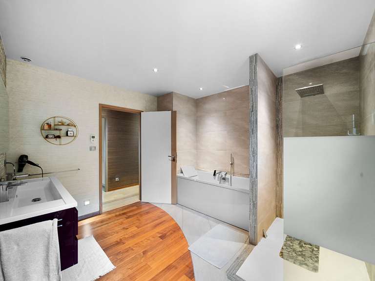 Propriété Dracy-le-Fort - 5 chambres - 175m²