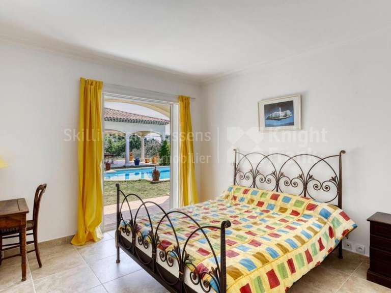 House Draguignan - 3 bedrooms - 252m²