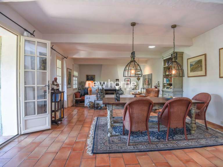 Maison Draguignan - 4 chambres - 209m²