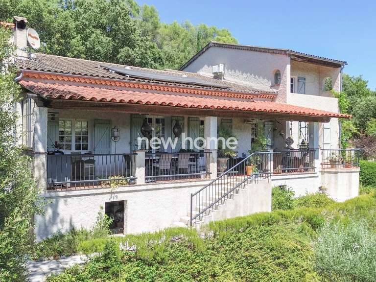 Maison Draguignan - 4 chambres - 209m²