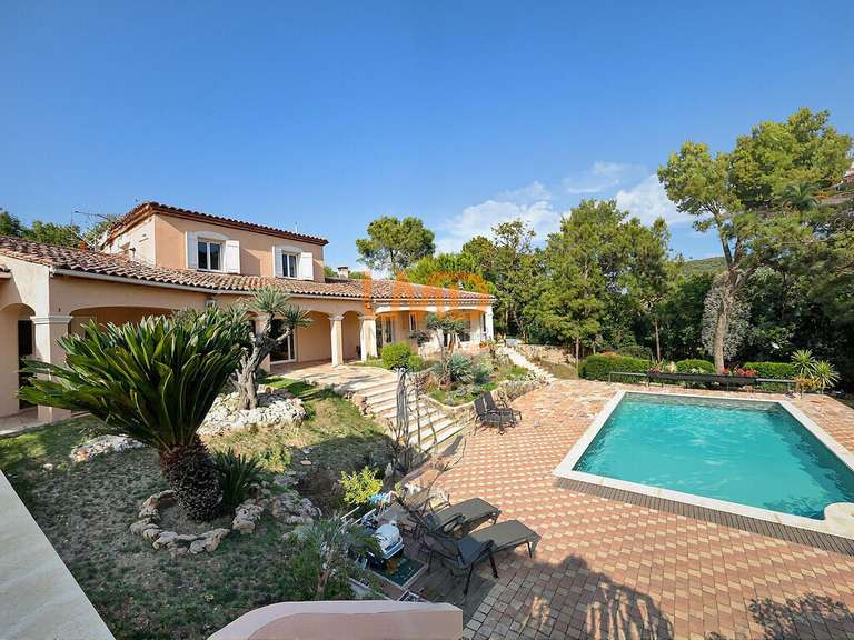 House Draguignan - 6 bedrooms - 180m²