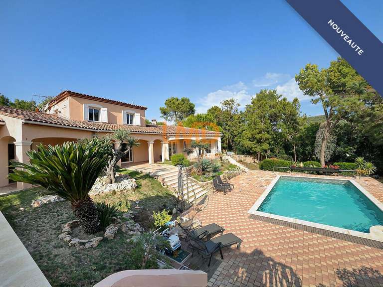 Maison Draguignan - 6 chambres - 180m²