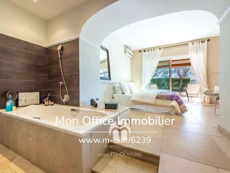 Propriété Draguignan - 4 chambres - 191m²