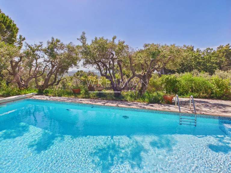 Propriété Draguignan - 6 chambres - 266m²