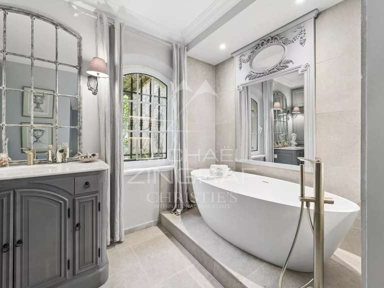 Propriété Draguignan - 3 chambres - 295m²